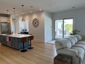 Smart TV, fireplace, stereo, offices - New House available for US Open 2026; 2 miles away. Immaculate (Southampton)