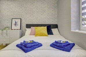 2 bedrooms, iron/ironing board, free WiFi, bed sheets