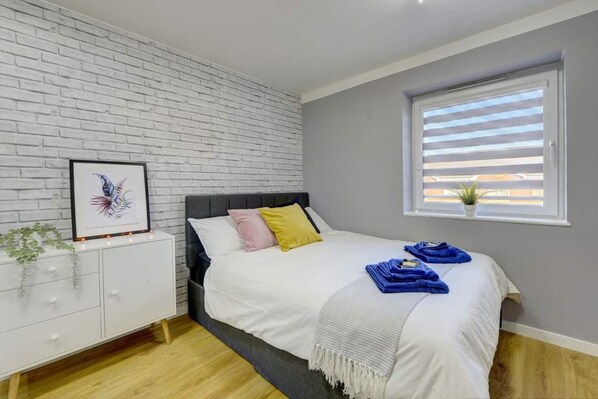2 bedrooms, iron/ironing board, free WiFi, bed sheets