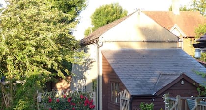 Quiet cottage very close to village centre and ameneties.