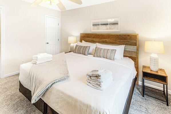 1 室のベッドルーム、アイロン / アイロン台、WiFi (無料)、ベッドシーツ