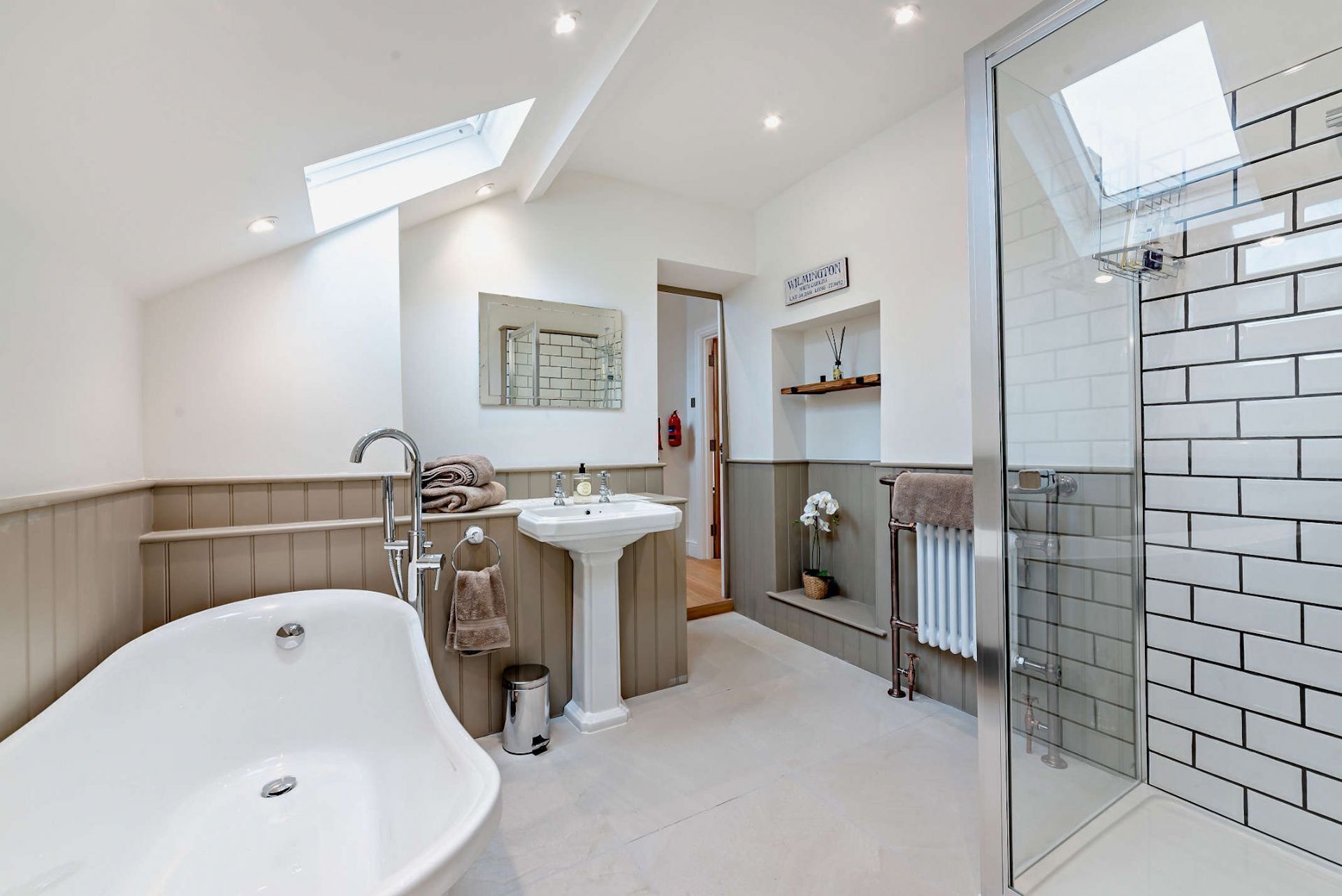 Bathtub, hair dryer