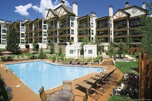 Exterior - Lionshead Village 3 Bedroom Boutique Resort Condo - Walk to Gondola! (Vail)