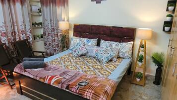 Presidential Quadruple Room | In-room safe, iron/ironing board, free WiFi
