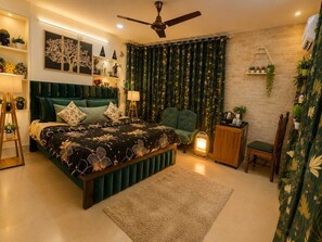 Phòng 4 Deluxe | Két bảo mật tại phòng, bàn ủi/dụng cụ ủi quần áo 