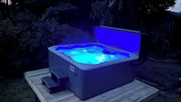 Rumah | Bathtub spa outdoor