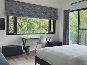 Deluxe Double Room | Premium bedding, down comforters, individually decorated - Dear house (Puli)