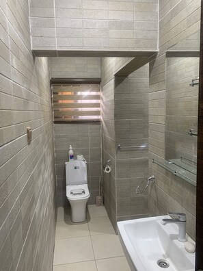 Dusche, Toilettenpapier