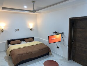 1 chambre, fer et planche à repasser, Wi-Fi, literie fournie