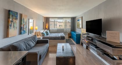Half Block to Frisco Main St, Comfy & Convenient Condo w/ Shared Hot Tub