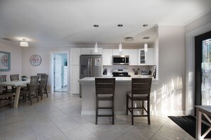 Fridge, microwave, oven, stovetop - Tranquil Retreat by the Beach-4 bedroom 3 bath home w/private pool, parking (Key West)