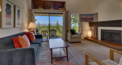 Peaceful Escape: 2 BR, 1.5 BA Townhouse in Carnelian Bay, Sleeps 5