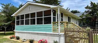 Dunn In the Sun: Pet Friendly with large fenced yard.