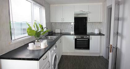 Charming House Close to City Centre Free Parking
