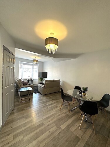 Charming House Close to City Centre Free Parking