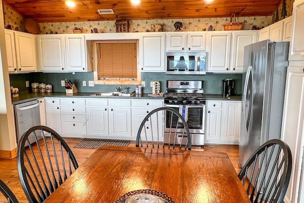 Frigorífic, microones, forn i placa de cuina