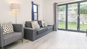 Cottage | Living area - 1 Queensway Gardens (Hayle)