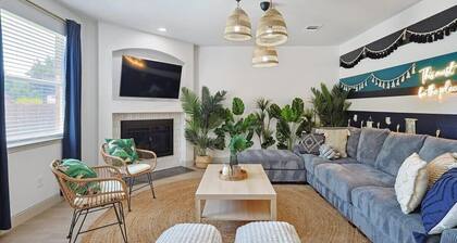 Colonial Style Retreat ft Pool, Cinema, jacuzzi