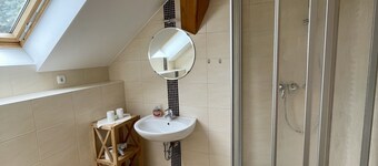 Gästezimmer mit Bezaubernden Garten und Koi-teich
