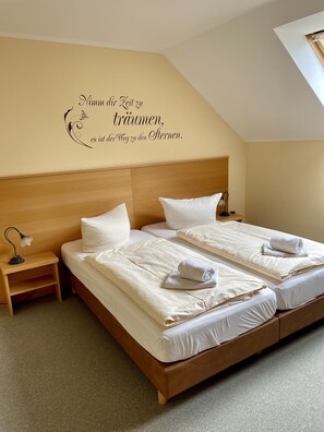 1 dormitorio y ropa de cama