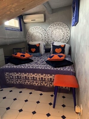 1 chambre, bureau, fer et planche à repasser, Wi-Fi gratuit