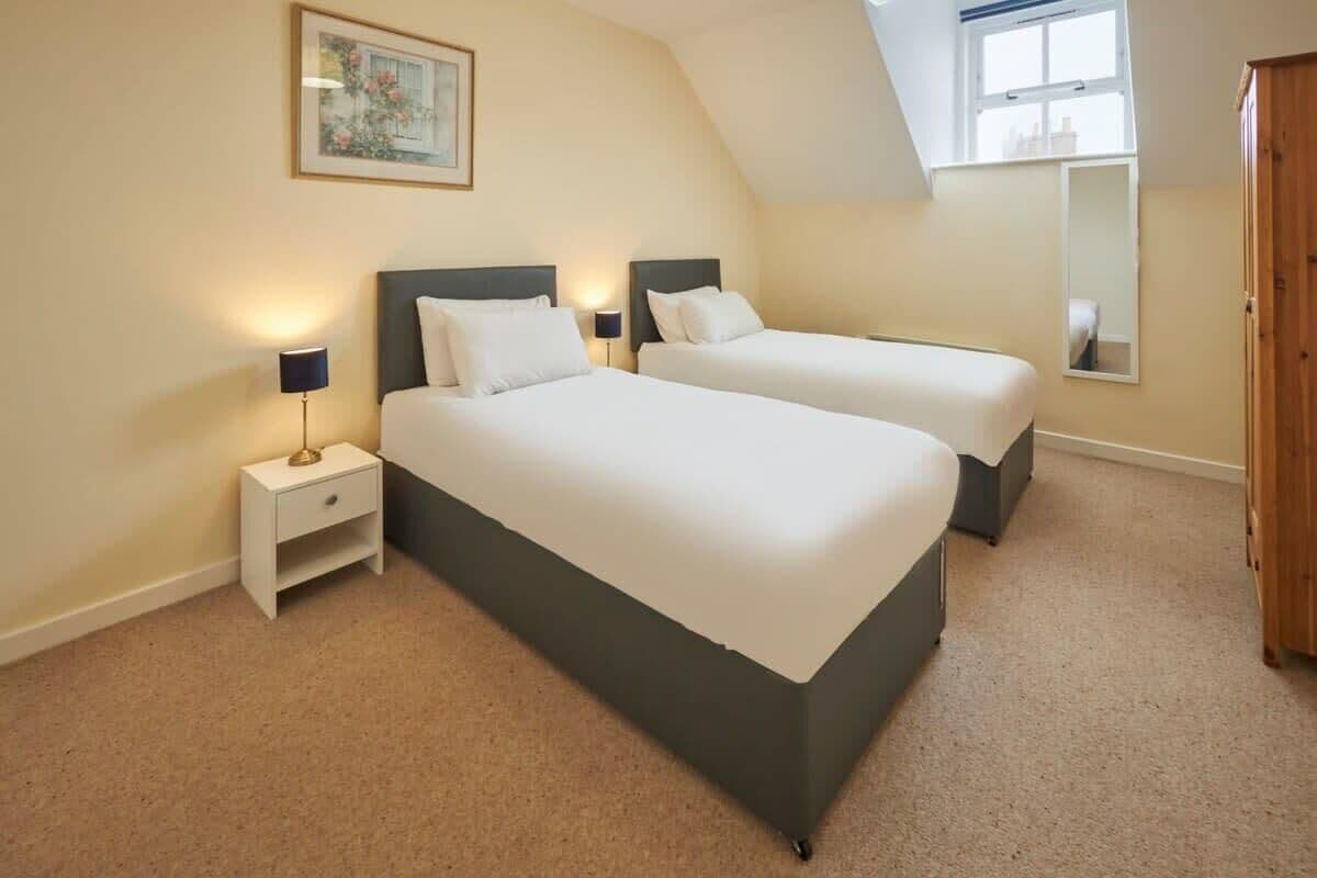 2 Schlafzimmer, Schreibtisch, kostenloses WLAN, Bettwäsche