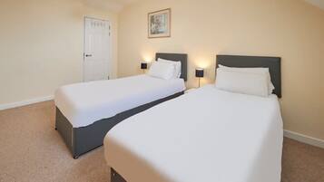 2 bedrooms, desk, free WiFi, bed sheets