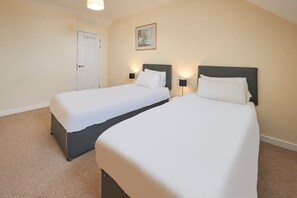 2 bedrooms, desk, free WiFi, bed sheets - Host & Stay | Scotsgate House (Berwick-upon-Tweed)