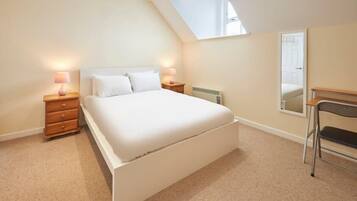 2 soverom, skrivebord, wi-fi (inkludert) og sengetøy