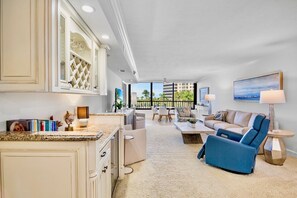 TV - Beachfront Condo -Gulf and Bay A205 (Siesta Key)