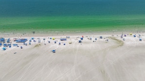 On the beach - Beachfront Condo -Gulf and Bay A205 (Siesta Key)