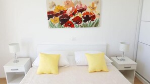 2 bedrooms, iron/ironing board, WiFi, bed sheets - Sunny Mediterranean Apartment Steps from the Beach (Hvar)