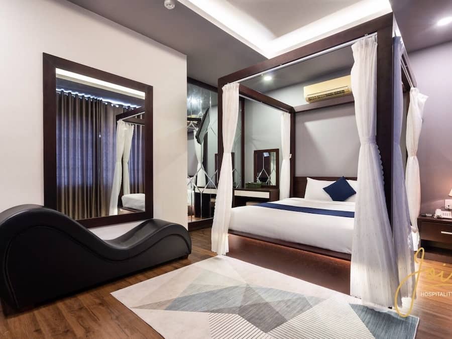 Honeymoon tweepersoonskamer, 1 queensize bed, niet-roken, koelkast | Een minibar met enkele gratis items, gratis wifi, beddengoed