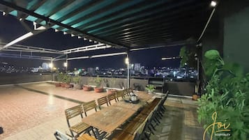 Mini-bar avec articles gratuits, Wi-Fi gratuit, draps fournis