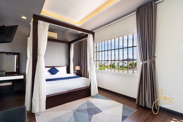 Honeymoon-Doppelzimmer, 1 Queen-Bett, Nichtraucher, Kühlschrank | Minibar (mit einigen kostenlosen Artikeln), kostenloses WLAN, Bettwäsche