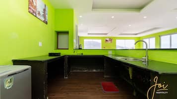 Dortoir Partagé Familial | Mini-bar avec articles gratuits, Wi-Fi gratuit, draps fournis
