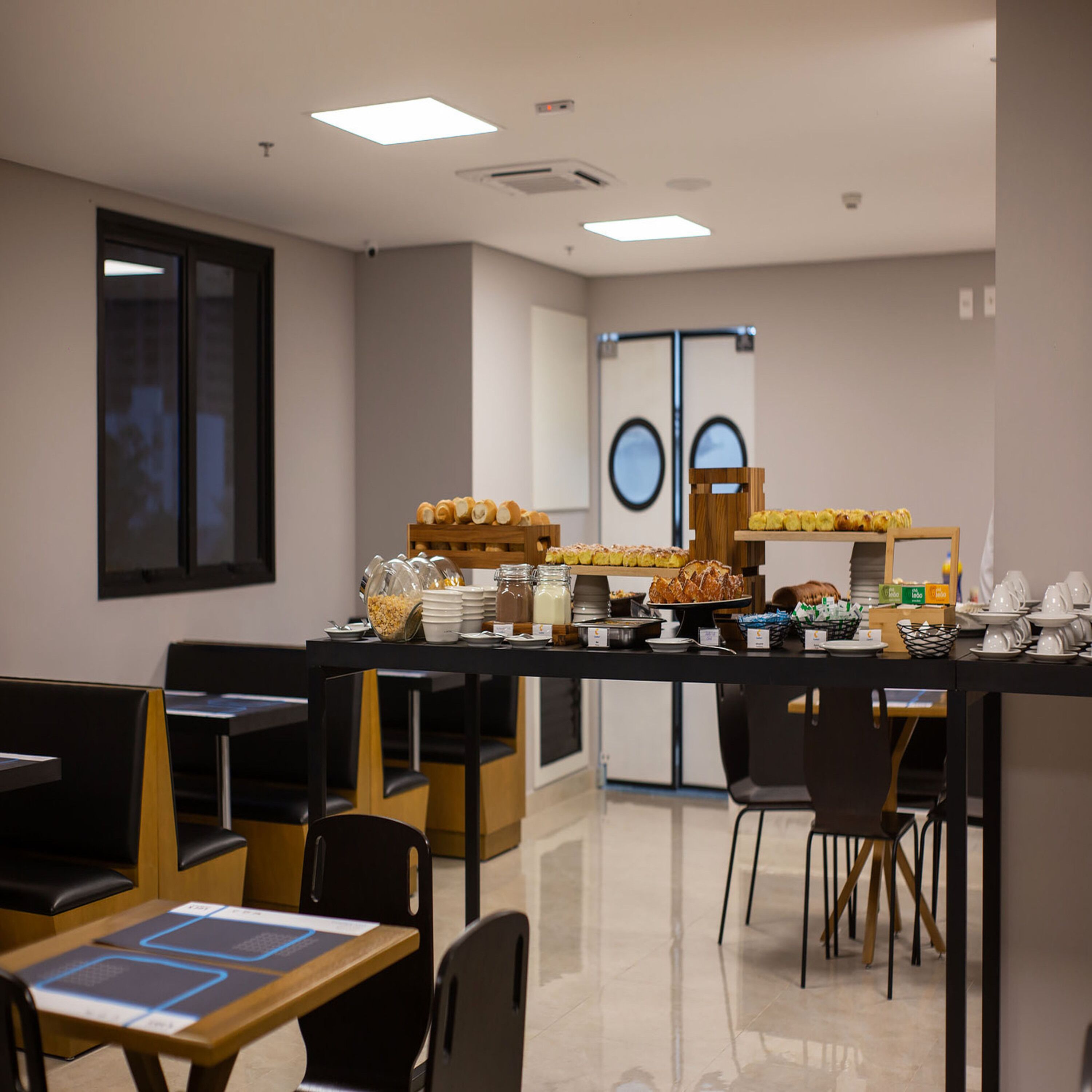 Desayuno bufé gratuito y diario