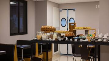 Petit déjeuner buffet compris tous les jours