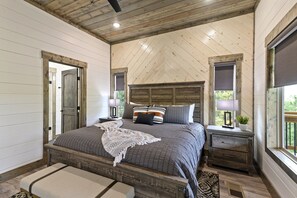 3 bedrooms, iron/ironing board, free WiFi, bed sheets - Hilltop Retreat | 3BR Cabin with Mountain Views, Hot Tub & Game Rm | Sleeps 14 (Broken Bow)