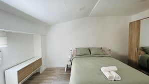 1 habitación, tabla de planchar con plancha, wifi y ropa de cama 