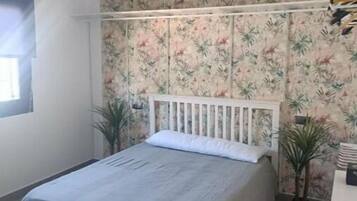 4 slaapkamers, een strijkplank/strijkijzer, wifi, beddengoed
