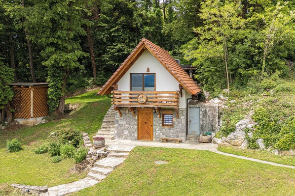 Exterior - Vineyard Cottages Rataj (Novo Mesto)