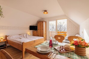 Free WiFi, bed sheets - Vineyard Cottages Rataj (Novo Mesto)