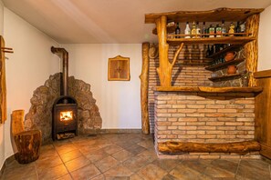 Casa familiar, varias habitaciones, junto a la montaña (Vineyard Chalet Hansel and Gretel) | Interior