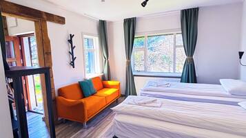 Kamar Double atau Twin Superior, balkon | 1 kamar tidur, meja kerja, Wi-Fi gratis, dan seprai linen