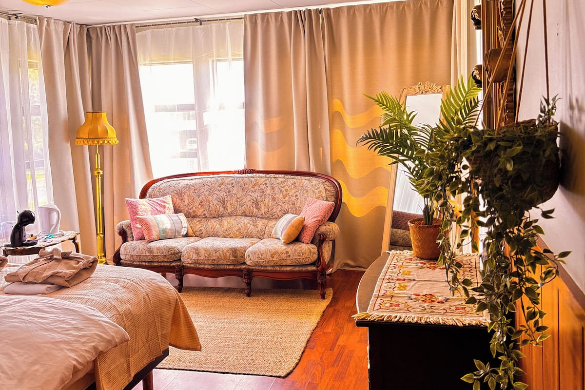 Superior Double Room (with Access to Hot Tub) | Desk, free WiFi, bed sheets
