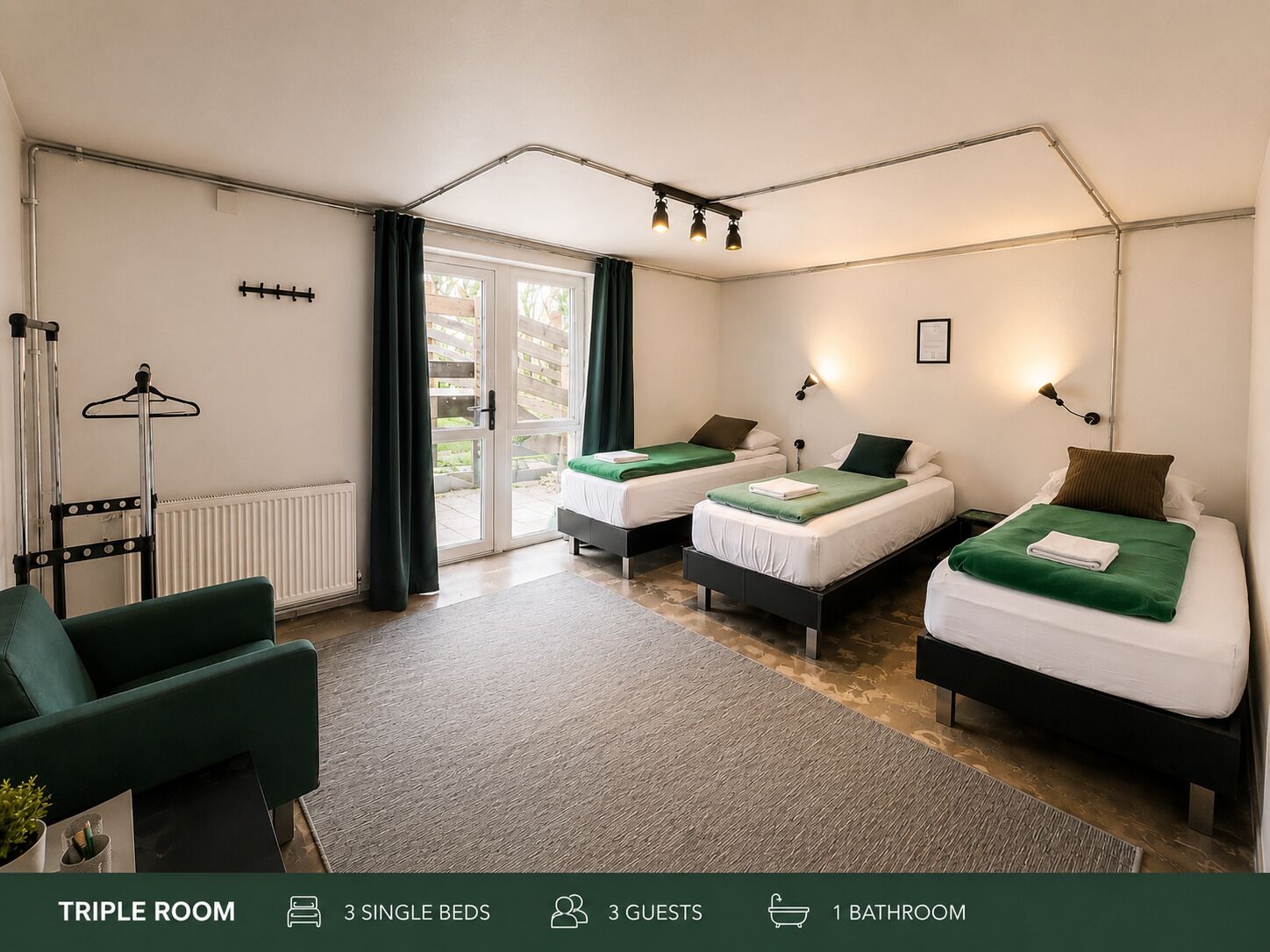 Triple Room with Terrace | Free WiFi, bed sheets