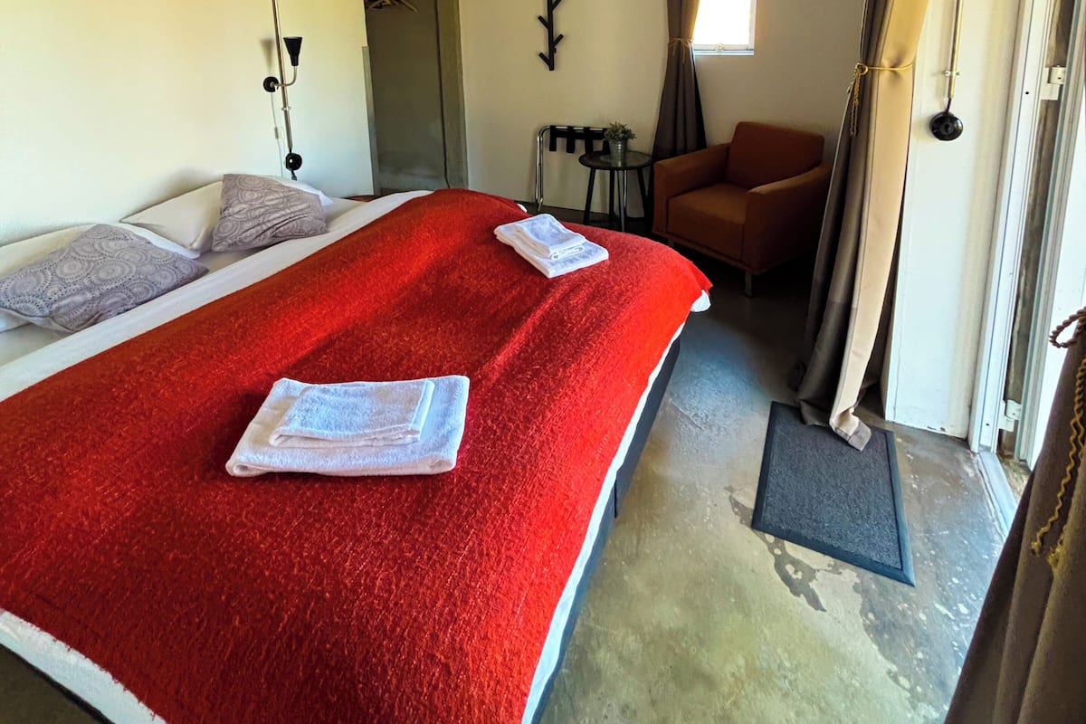 Superior Quadruple Room - External Location | Desk, free WiFi, bed sheets
