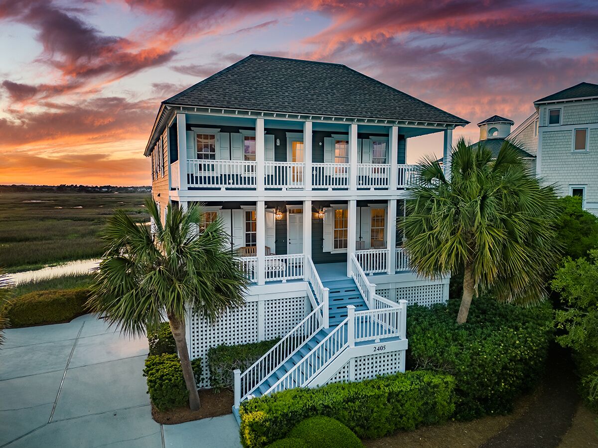 Dockside Hideaway: Enjoy Privacy and Scenic Views
