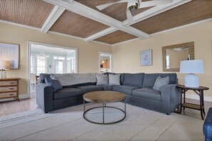 TV, books - Dockside Hideaway: Enjoy Privacy and Scenic Views (Wrightsville Beach)